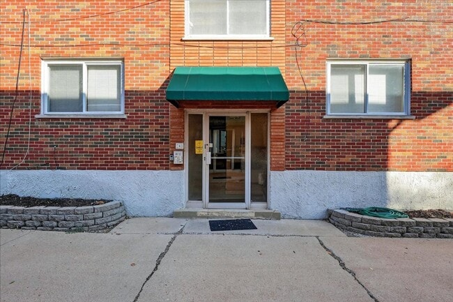 Building Photo - Plan A