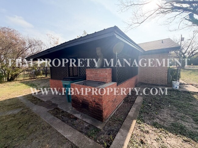 Building Photo - 509 Lake Park Ave