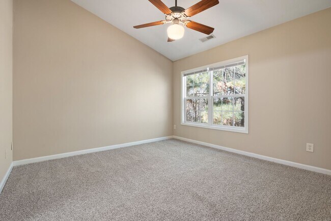 Building Photo - Delta Ridge Darling!  Available Now!  3BR Plus Den!