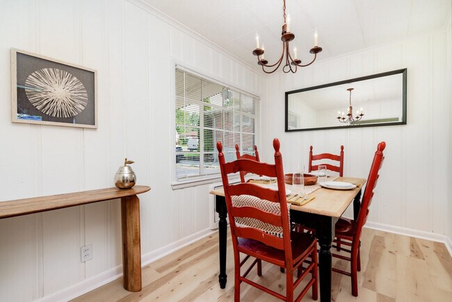 Building Photo - 4421 Picajune Ave