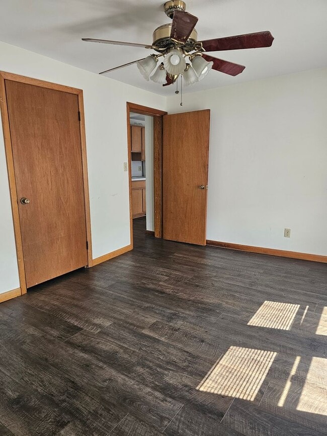 Building Photo - E. Court Street Duplex