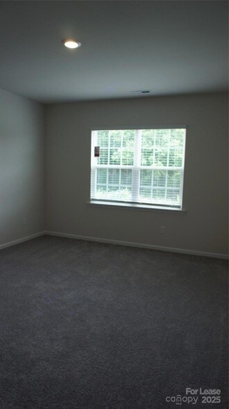 Building Photo - 137 Pampas Pl
