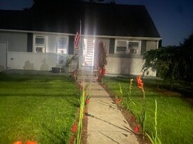 Building Photo - 3403 Weidner Ave