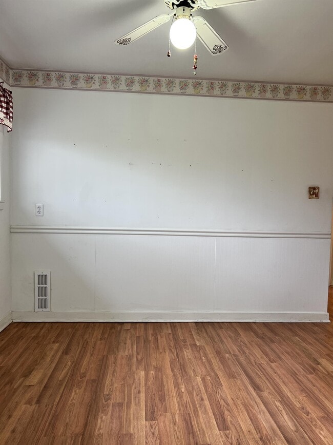 Building Photo - 3122 Commander Dr