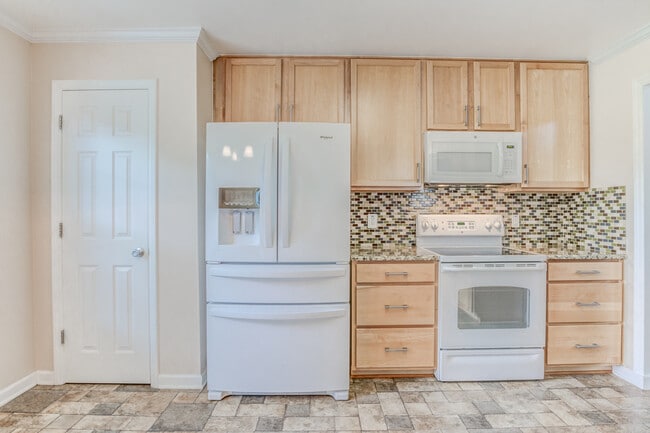 Building Photo - 833 Willow Bay Dr