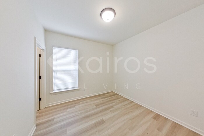 Building Photo - 101 Salvat Dr
