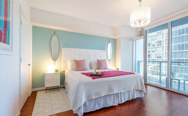 Building Photo - 485 Brickell Ave