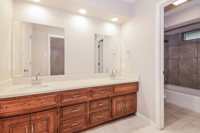 Building Photo - 306 Cardinal Creek Dr