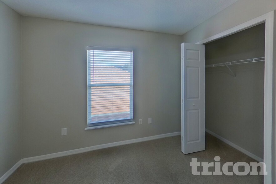 Building Photo - 76589 Longleaf Loop