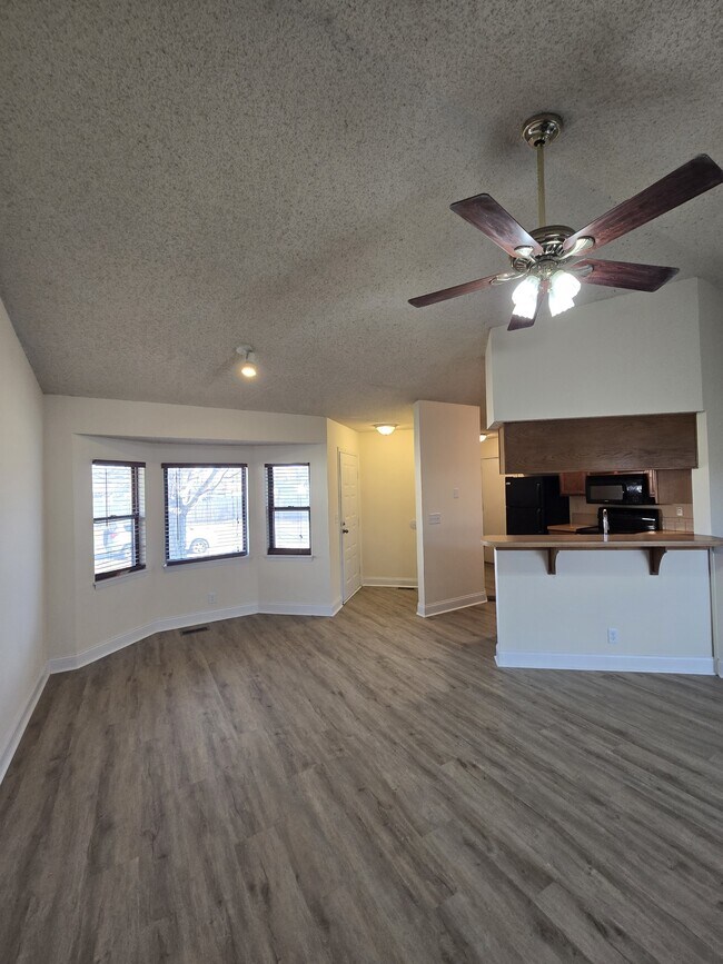 Building Photo - 5223 S Mosley St