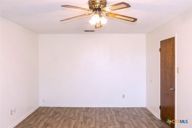Building Photo - 632 Manning Dr