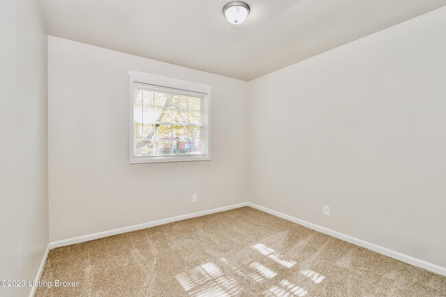 Building Photo - 413 Mac Brae Rd