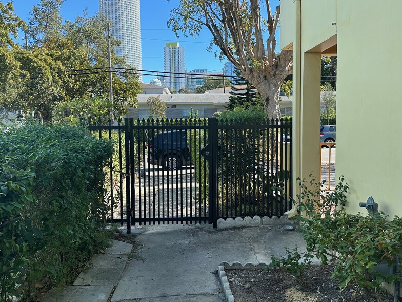 Gated area for the front - 610 SW 6th Ave