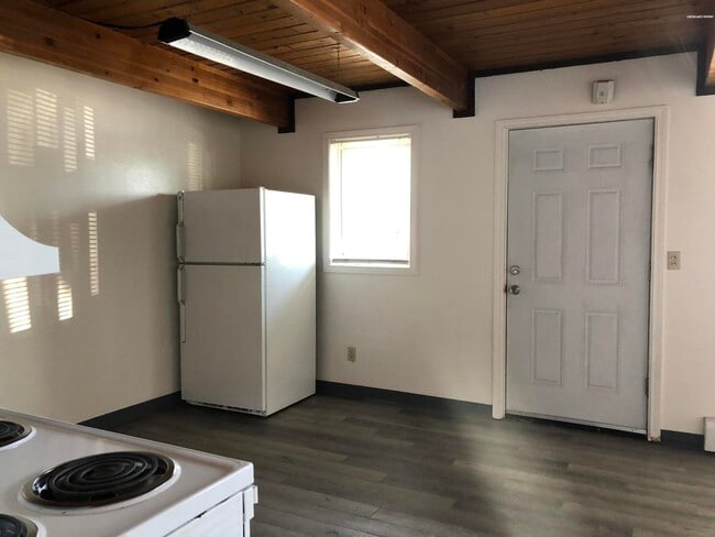 Building Photo - 2805 W 31st Ave