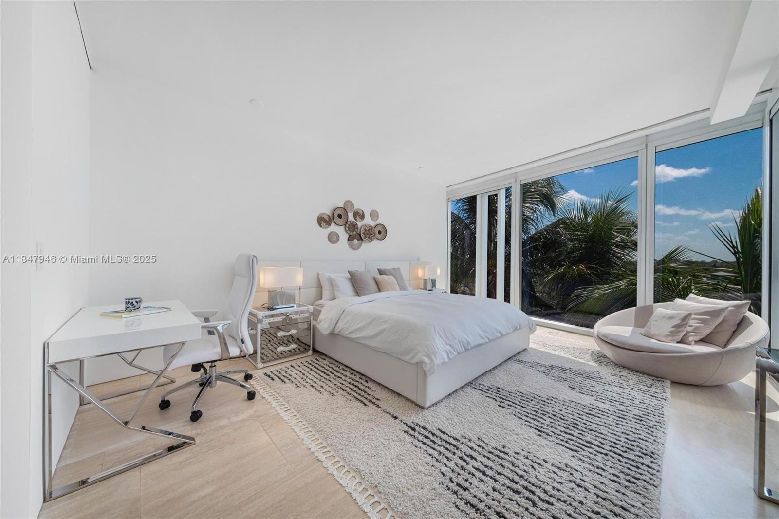 Building Photo - 9001 Collins Ave