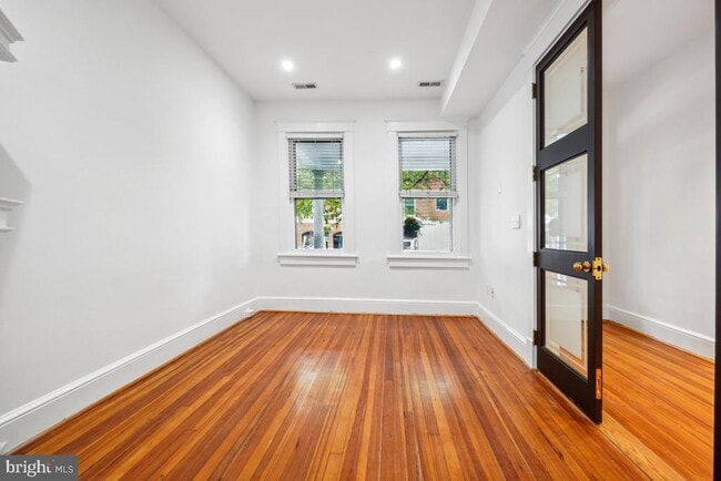 Building Photo - 1411 King St