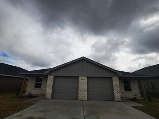 Building Photo - P2-2404 Alterman Drive Temple, TX 76504