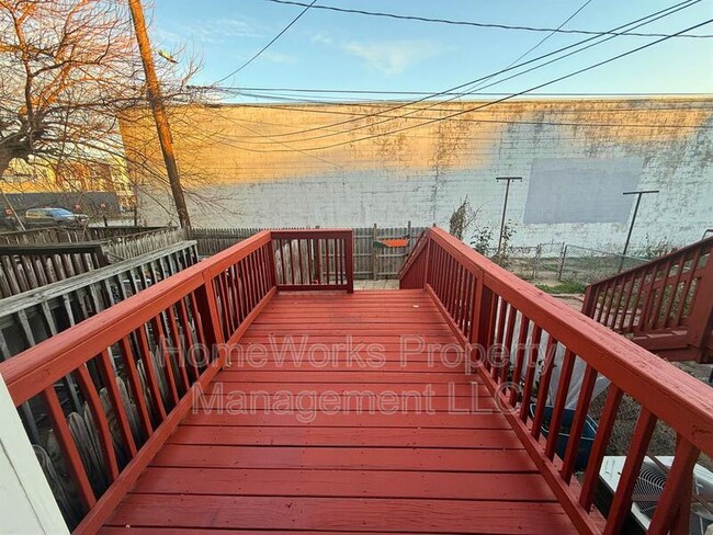 Building Photo - 1243 Washington Blvd