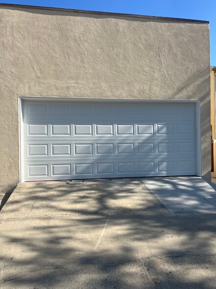 Building Photo - 304 S Inglewood Ave