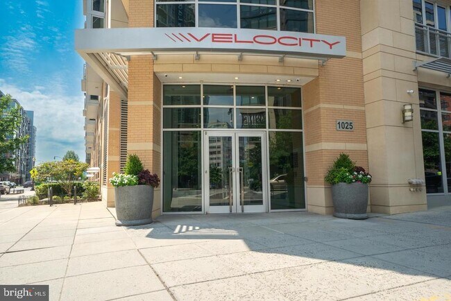 Building Photo - 1025 1st St SE