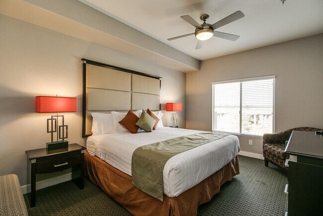 Building Photo - 5450 E Deer Valley Dr