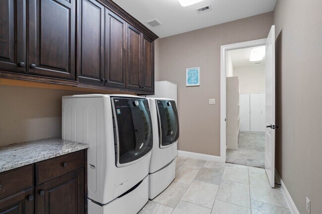 Building Photo - 27527 Stonebrook Manor Ln