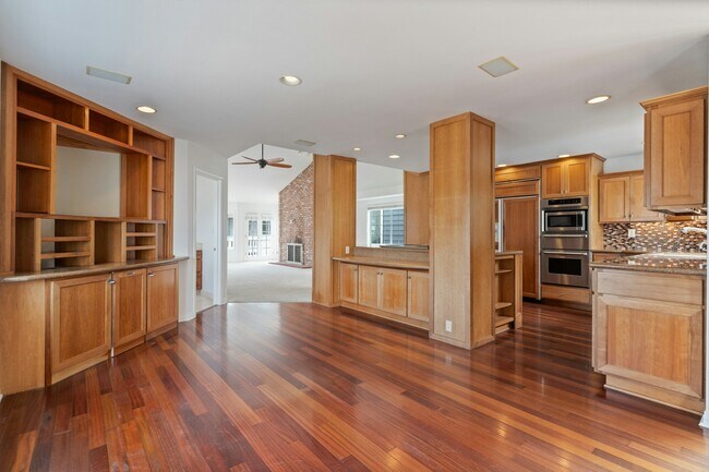 Building Photo - 459 35th St
