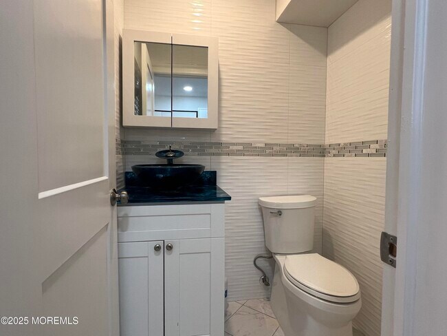 Building Photo - 699 Tennent Rd