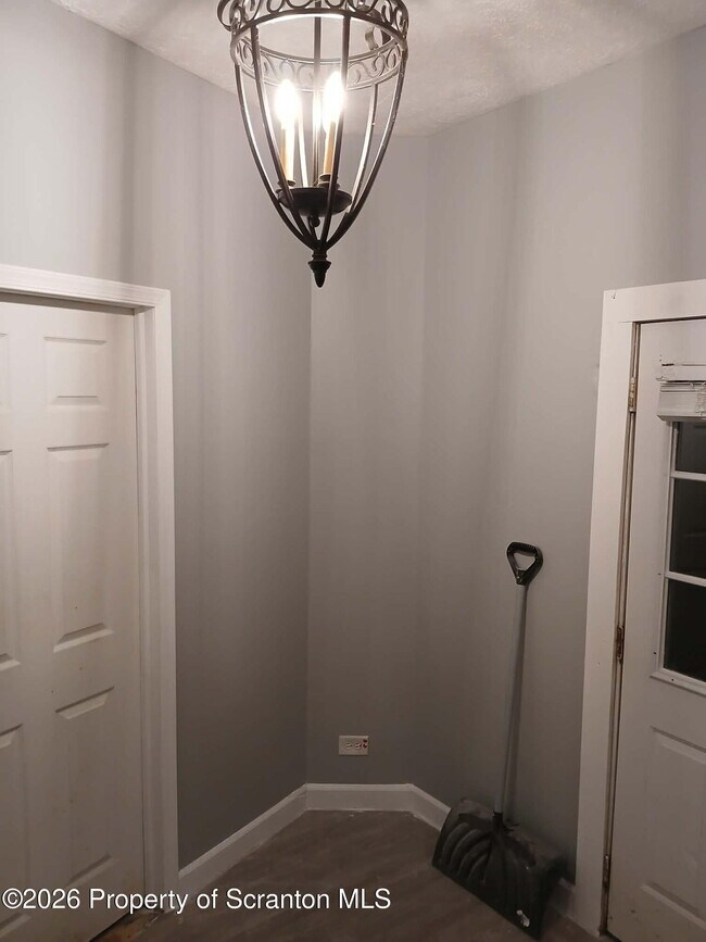 Building Photo - 47 E Parker St