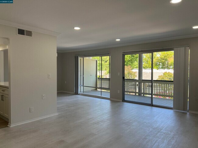 Building Photo - 1443 Rockledge Ln