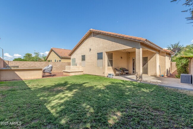 Building Photo - 12910 W Glenrosa Dr
