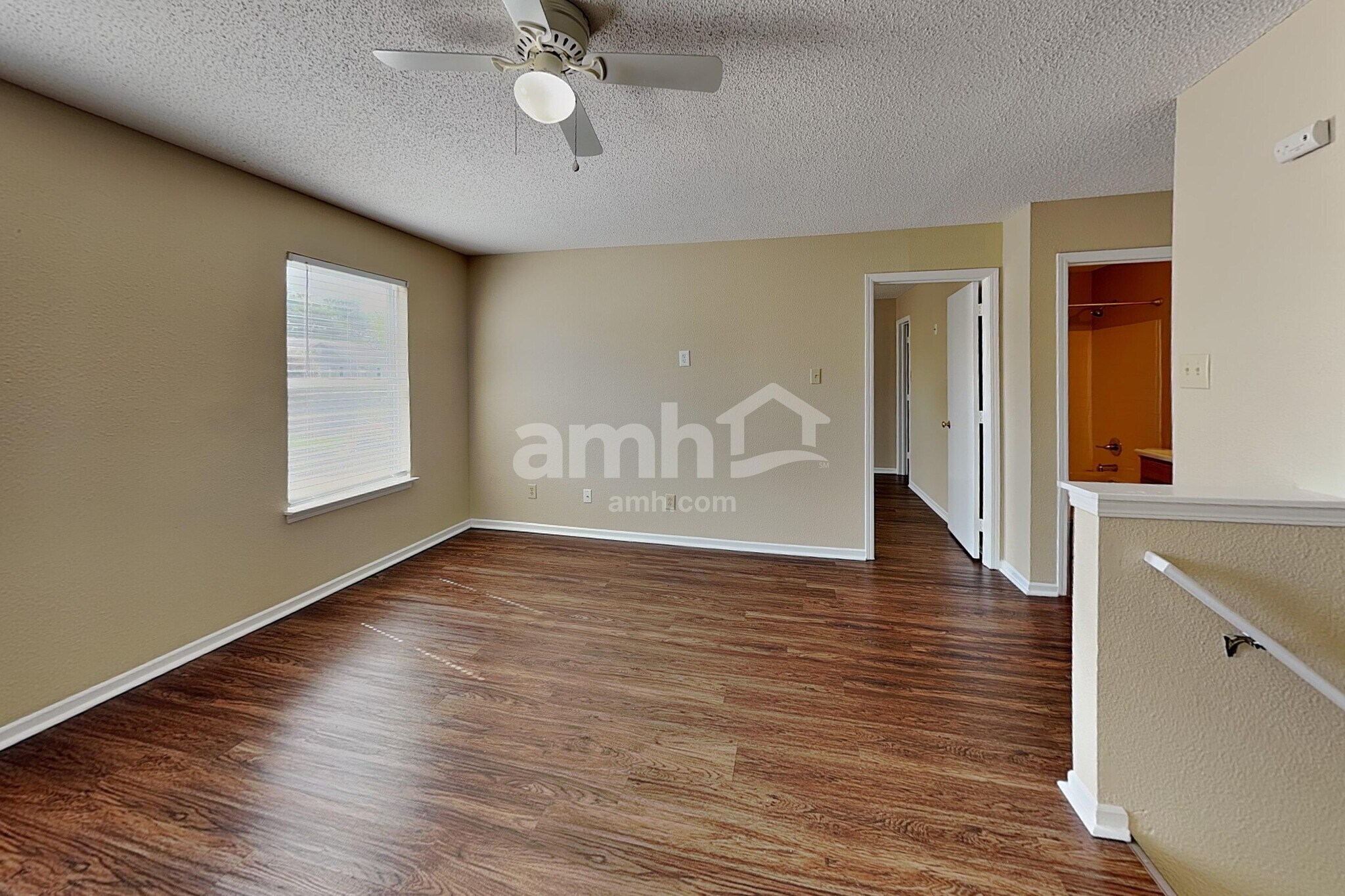 Building Photo - 14470 Forsythia Ln