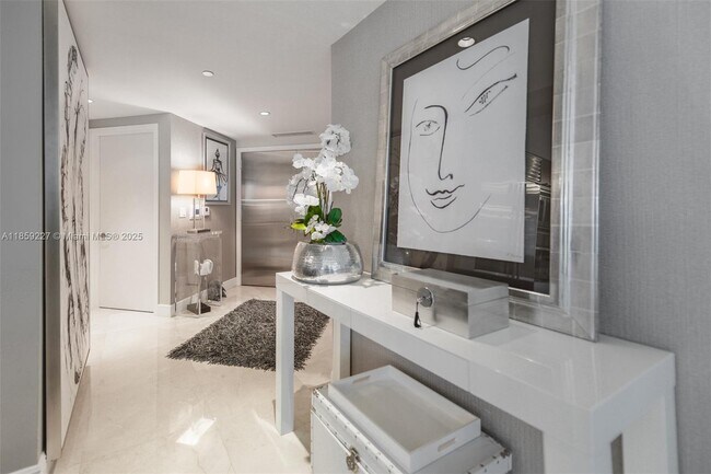 Building Photo - 1331 Brickell Bay Dr