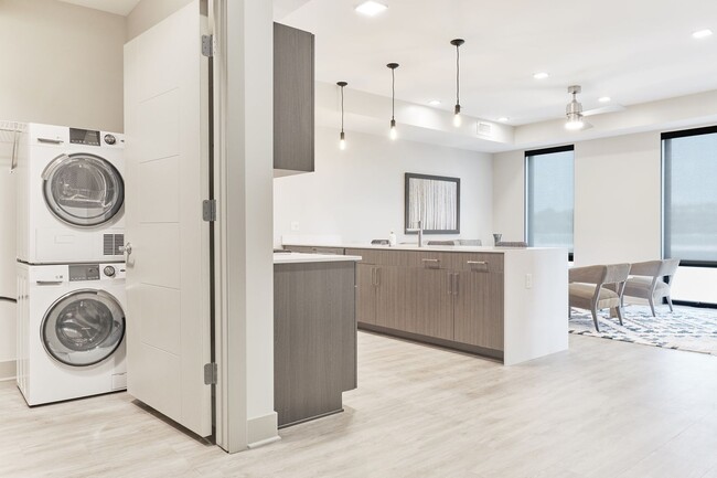 Building Photo - The Manistee | One Bedroom