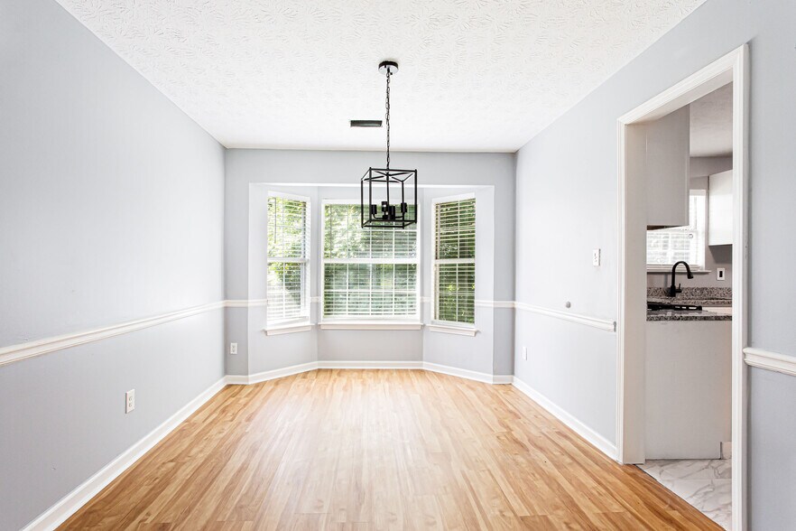 Building Photo - 6587 Alford Way