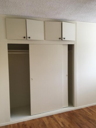 Bedroom Closet - 122 S Buena Vista St