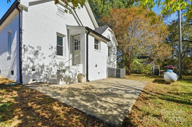 Building Photo - 9030 Reid St