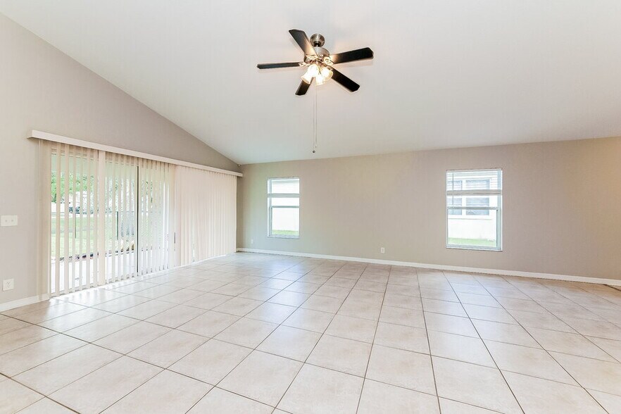 Building Photo - 3432 70th Glen E