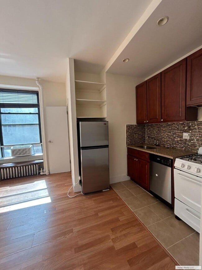 Building Photo - 1 bedroom in NEW YORK NY 10024