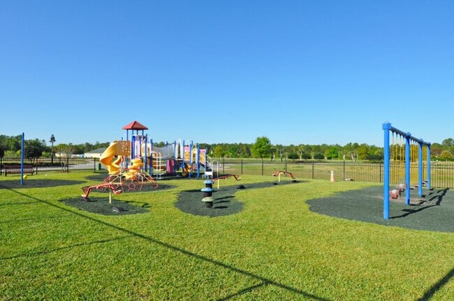 Building Photo - 2533 Rosemont Cir
