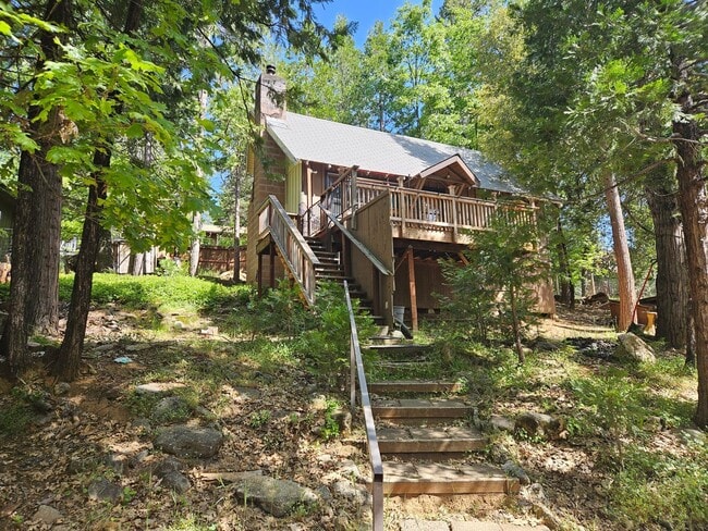 Primary Photo - Charming mountain retreat nestled on Hekek...