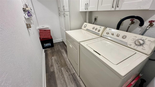 Building Photo - 4751 NE 10th Ave