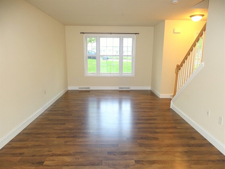 Building Photo - 1296 Overlook Rd
