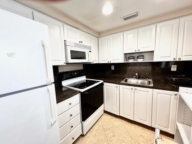 Building Photo - 715 Normandy Ln