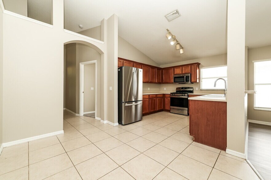 Building Photo - 16820 Hawkridge Rd
