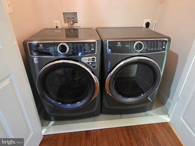 Building Photo - 9249 Laurel Ridge Crossing Rd