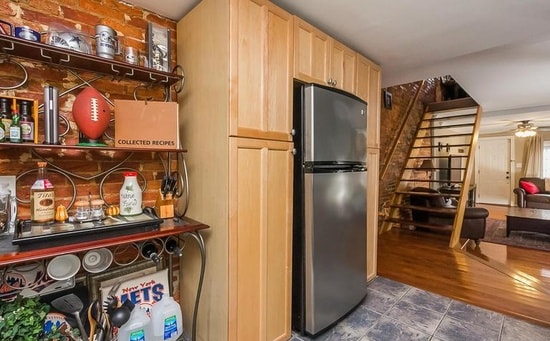 Building Photo - 825 S Linwood Ave