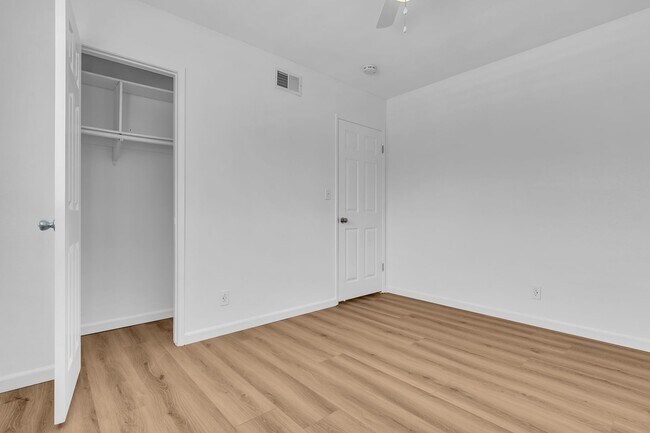 Building Photo - 2502 S Olive St