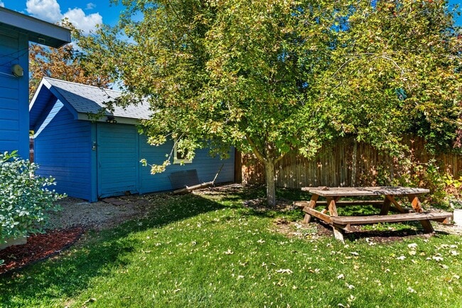 Building Photo - 7514 W Swift Ln