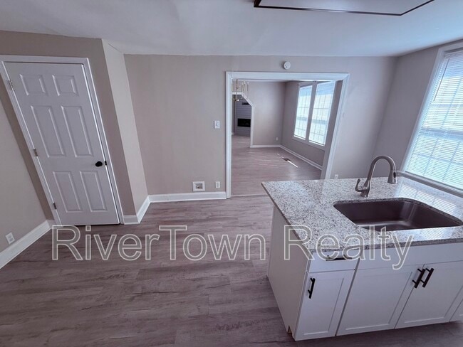 Building Photo - 1305 Tutwiler Ave